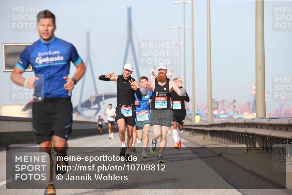 03.10.2026 - Köhlbrandbrückenlauf Jannik Wohlers http://msf.ph/oto/10709812 03.10.2026 09:43:01 Position 3 2126, 1392 meine-sportfotos.de