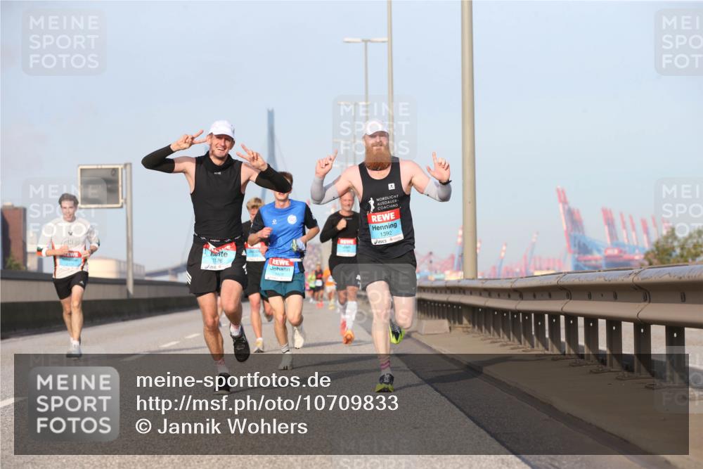03.10.2026 - Köhlbrandbrückenlauf Jannik Wohlers http://msf.ph/oto/10709833 03.10.2026 09:43:05 Position 3 2126, 1392 meine-sportfotos.de