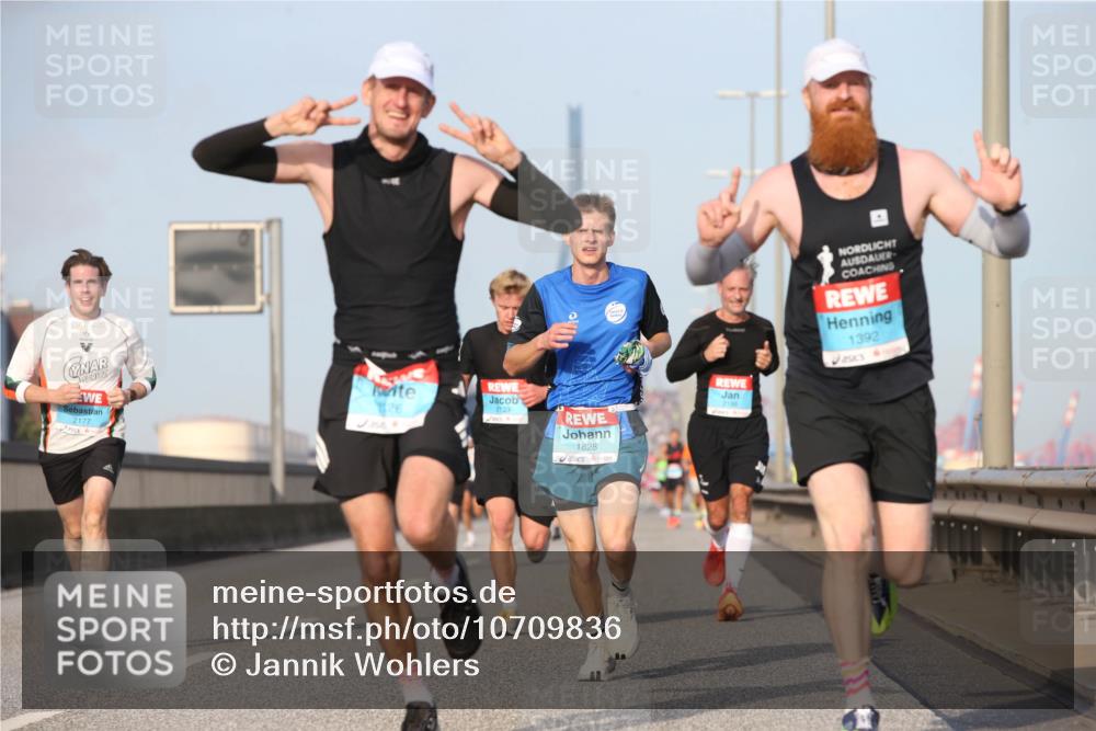 03.10.2026 - Köhlbrandbrückenlauf Jannik Wohlers http://msf.ph/oto/10709836 03.10.2026 09:43:05 Position 3 2177, 126, 2123, 1828, 1392 meine-sportfotos.de