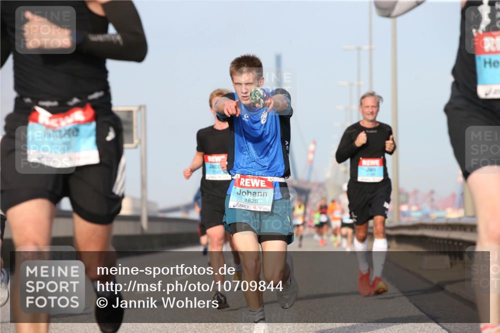 03.10.2026 - Köhlbrandbrückenlauf Jannik Wohlers http://msf.ph/oto/10709844 03.10.2026 09:43:07 Position 3 1828 meine-sportfotos.de