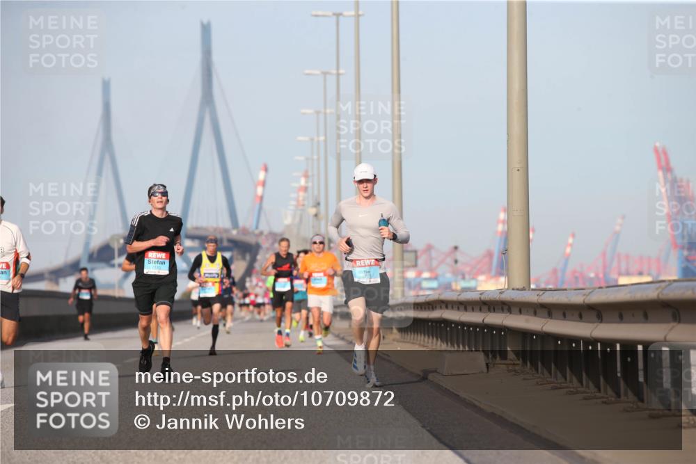 03.10.2026 - Köhlbrandbrückenlauf Jannik Wohlers http://msf.ph/oto/10709872 03.10.2026 09:43:14 Position 3  meine-sportfotos.de
