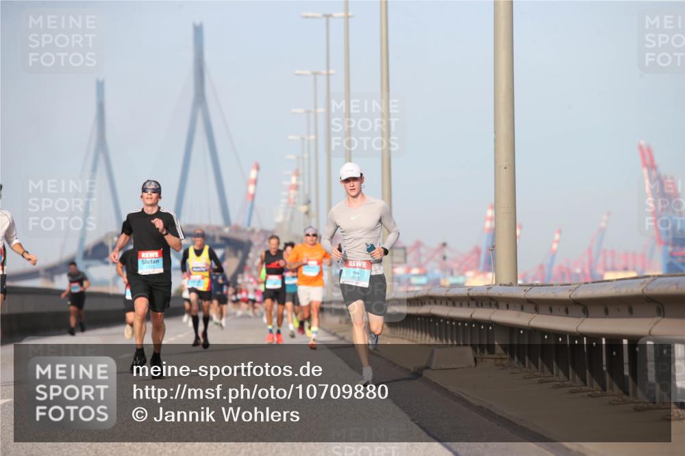 03.10.2026 - Köhlbrandbrückenlauf Jannik Wohlers http://msf.ph/oto/10709880 03.10.2026 09:43:14 Position 3 3771 meine-sportfotos.de