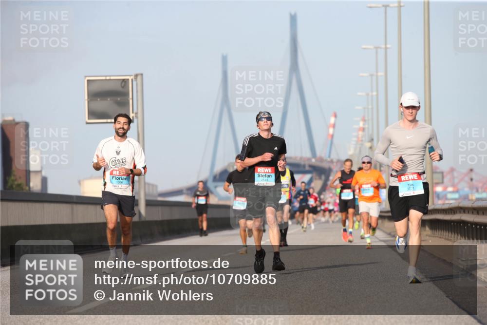 03.10.2026 - Köhlbrandbrückenlauf Jannik Wohlers http://msf.ph/oto/10709885 03.10.2026 09:43:15 Position 3 1066, 2133, 3771 meine-sportfotos.de