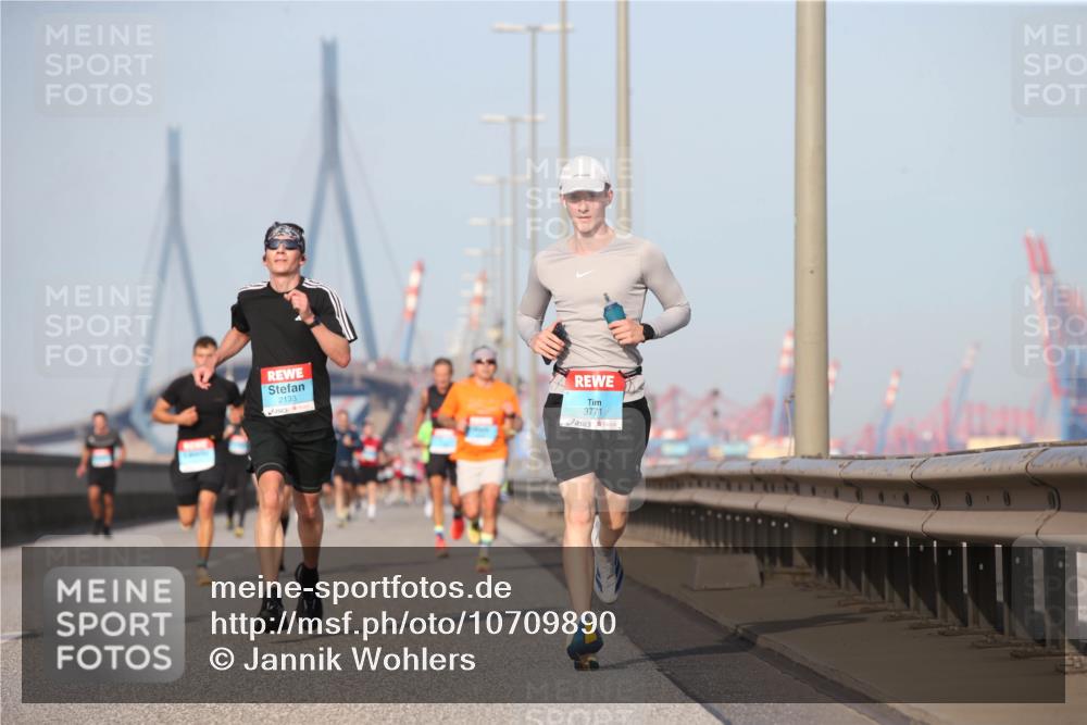 03.10.2026 - Köhlbrandbrückenlauf Jannik Wohlers http://msf.ph/oto/10709890 03.10.2026 09:43:16 Position 3 2133, 3771 meine-sportfotos.de