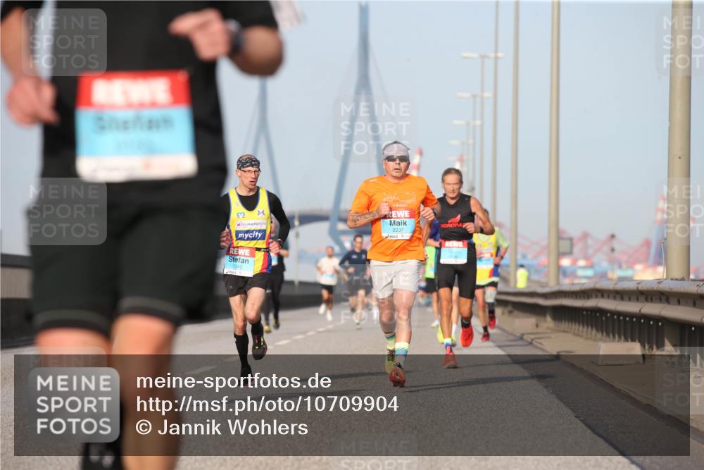 03.10.2026 - Köhlbrandbrückenlauf Jannik Wohlers http://msf.ph/oto/10709904 03.10.2026 09:43:21 Position 3 1342, 2237 meine-sportfotos.de
