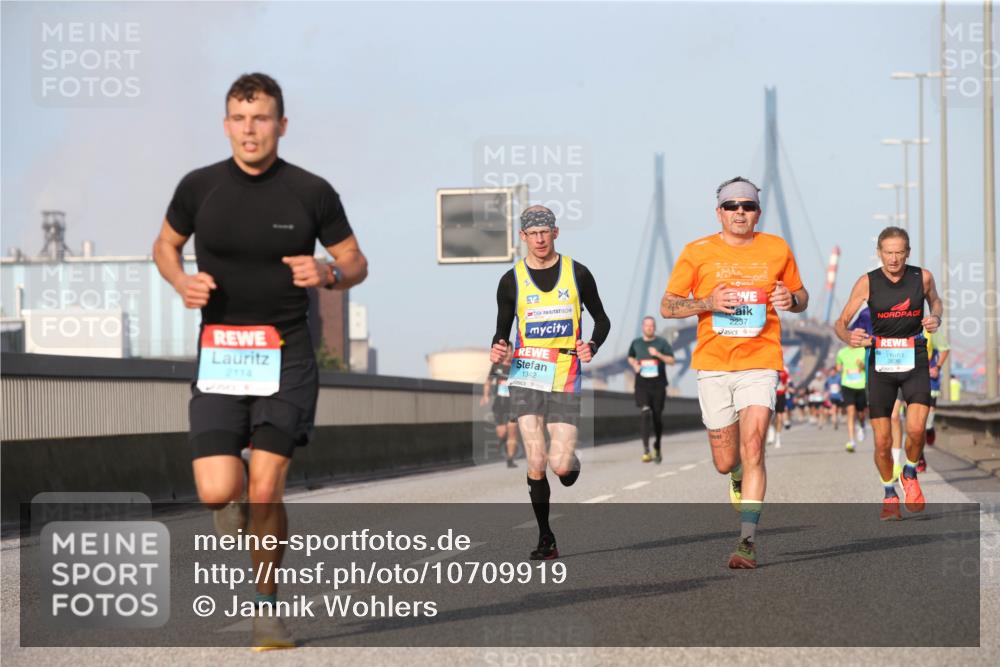 03.10.2026 - Köhlbrandbrückenlauf Jannik Wohlers http://msf.ph/oto/10709919 03.10.2026 09:43:23 Position 3 2114, 1342, 2237 meine-sportfotos.de