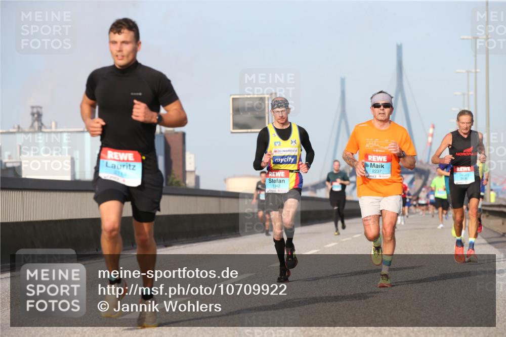 03.10.2026 - Köhlbrandbrückenlauf Jannik Wohlers http://msf.ph/oto/10709922 03.10.2026 09:43:23 Position 3 2014, 1342, 2237 meine-sportfotos.de