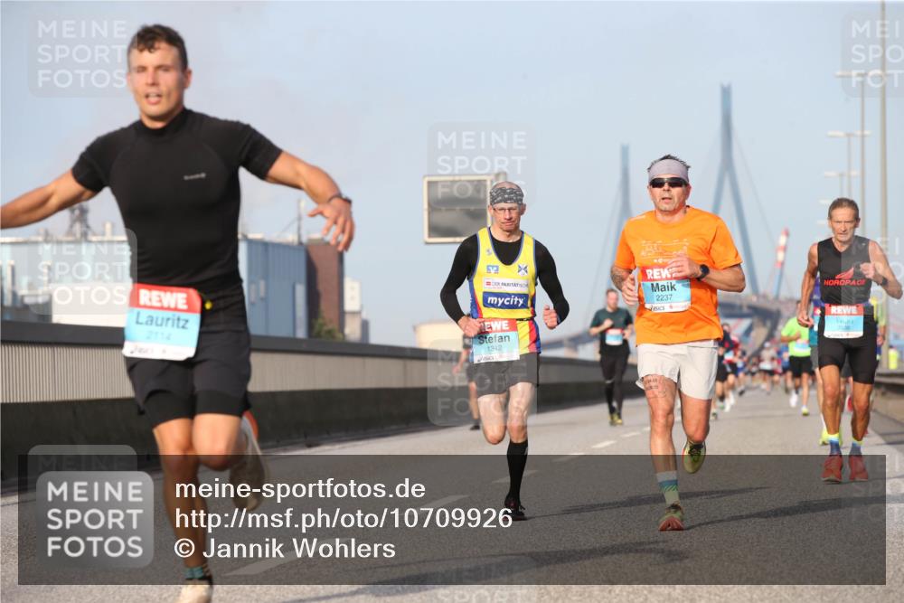 03.10.2026 - Köhlbrandbrückenlauf Jannik Wohlers http://msf.ph/oto/10709926 03.10.2026 09:43:23 Position 3 2114, 1342, 2237 meine-sportfotos.de