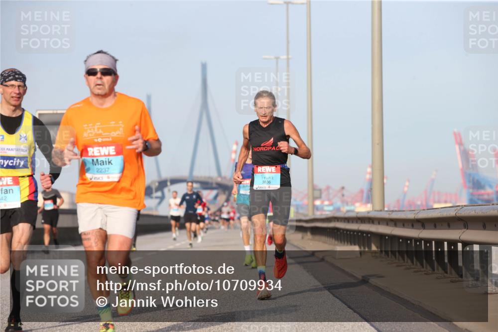 03.10.2026 - Köhlbrandbrückenlauf Jannik Wohlers http://msf.ph/oto/10709934 03.10.2026 09:43:25 Position 3 42, 101, 2237, 3836 meine-sportfotos.de