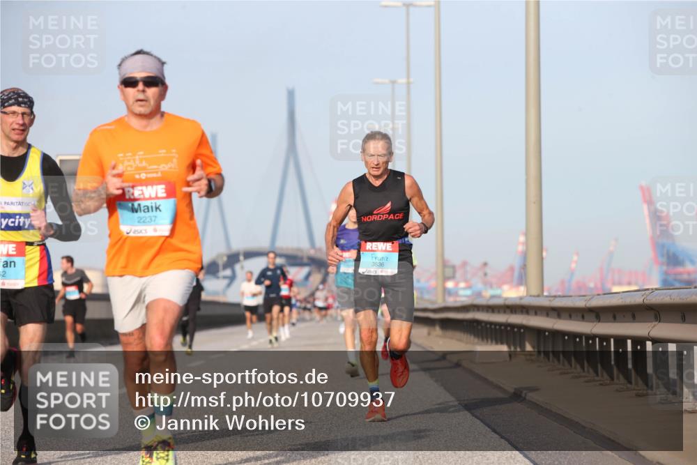 03.10.2026 - Köhlbrandbrückenlauf Jannik Wohlers http://msf.ph/oto/10709937 03.10.2026 09:43:25 Position 3 2, 2237, 3836 meine-sportfotos.de