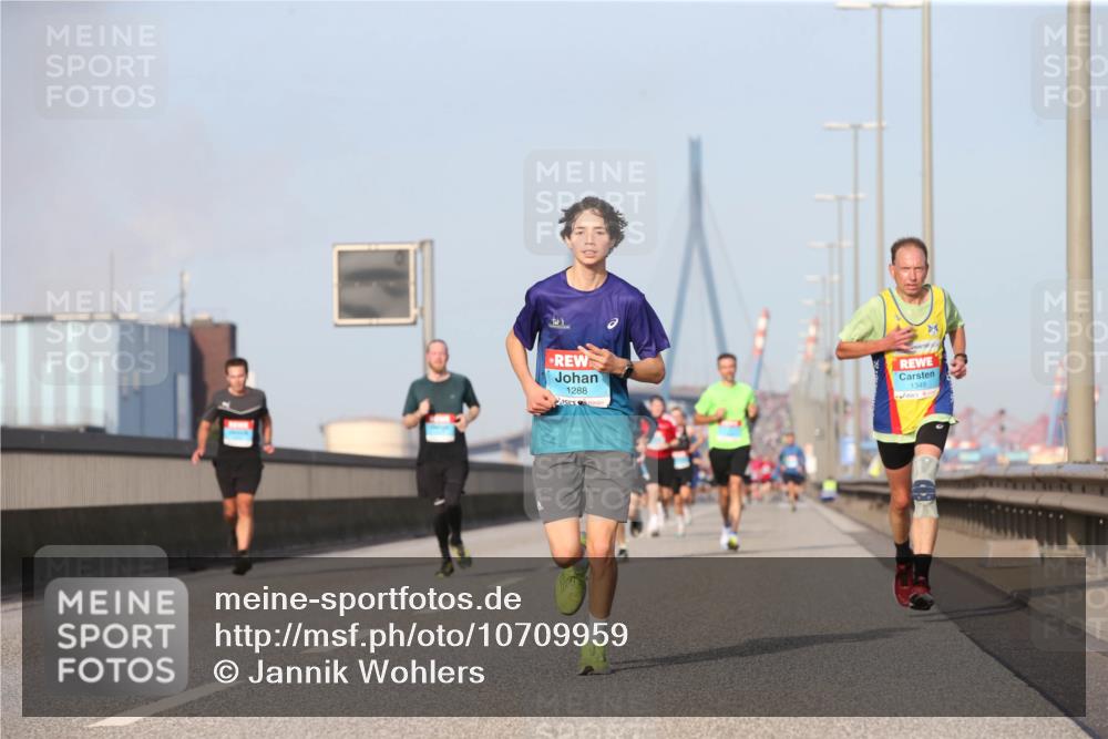03.10.2026 - Köhlbrandbrückenlauf Jannik Wohlers http://msf.ph/oto/10709959 03.10.2026 09:43:28 Position 3 1288, 1349 meine-sportfotos.de