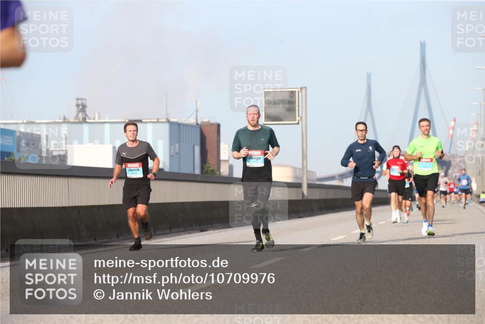 03.10.2026 - Köhlbrandbrückenlauf Jannik Wohlers http://msf.ph/oto/10709976 03.10.2026 09:43:31 Position 3 2219, 1973 meine-sportfotos.de