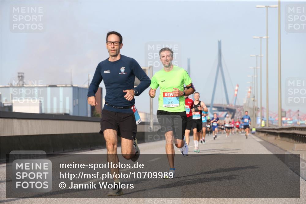 03.10.2026 - Köhlbrandbrückenlauf Jannik Wohlers http://msf.ph/oto/10709989 03.10.2026 09:43:35 Position 3 3830 meine-sportfotos.de