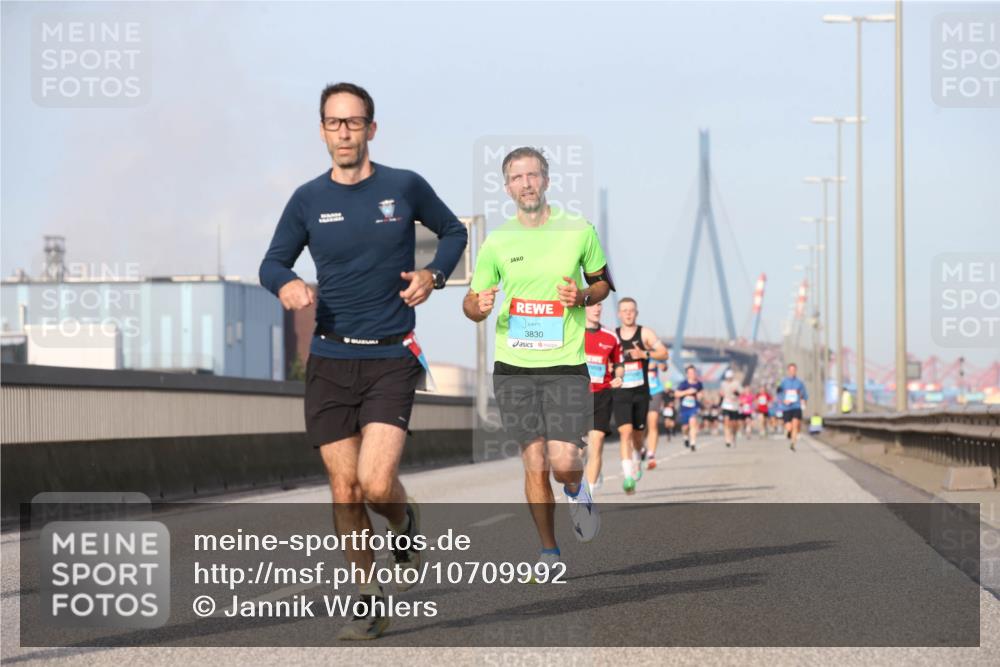 03.10.2026 - Köhlbrandbrückenlauf Jannik Wohlers http://msf.ph/oto/10709992 03.10.2026 09:43:35 Position 3 3830 meine-sportfotos.de