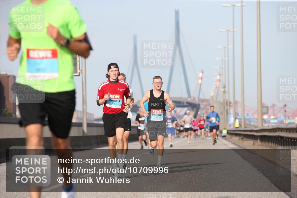 03.10.2026 - Köhlbrandbrückenlauf Jannik Wohlers http://msf.ph/oto/10709996 03.10.2026 09:43:37 Position 3 1553, 1360 meine-sportfotos.de