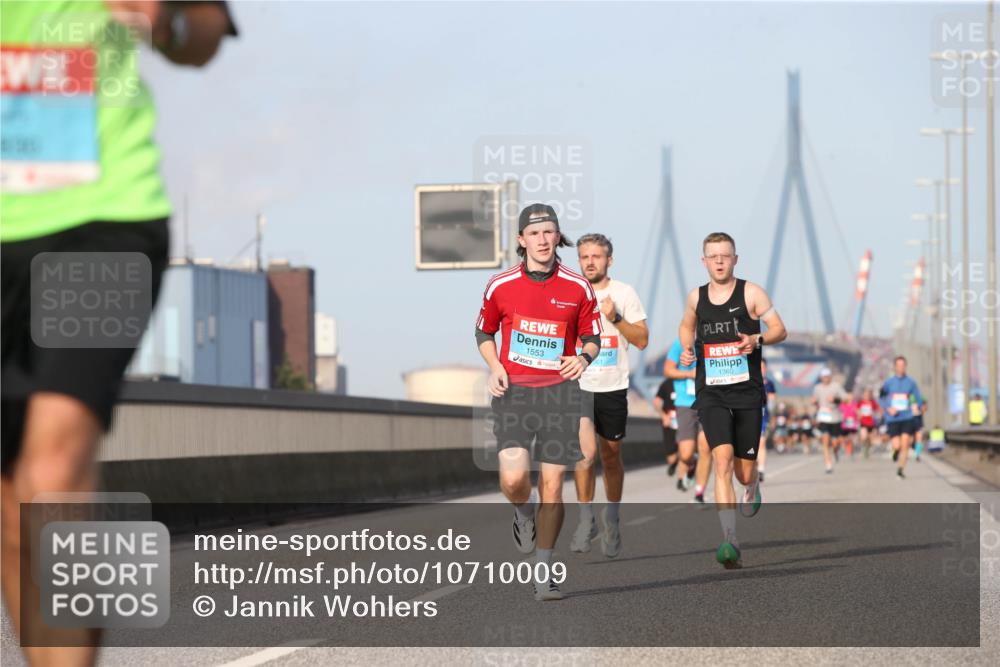 03.10.2026 - Köhlbrandbrückenlauf Jannik Wohlers http://msf.ph/oto/10710009 03.10.2026 09:43:38 Position 3 1553, 1360 meine-sportfotos.de