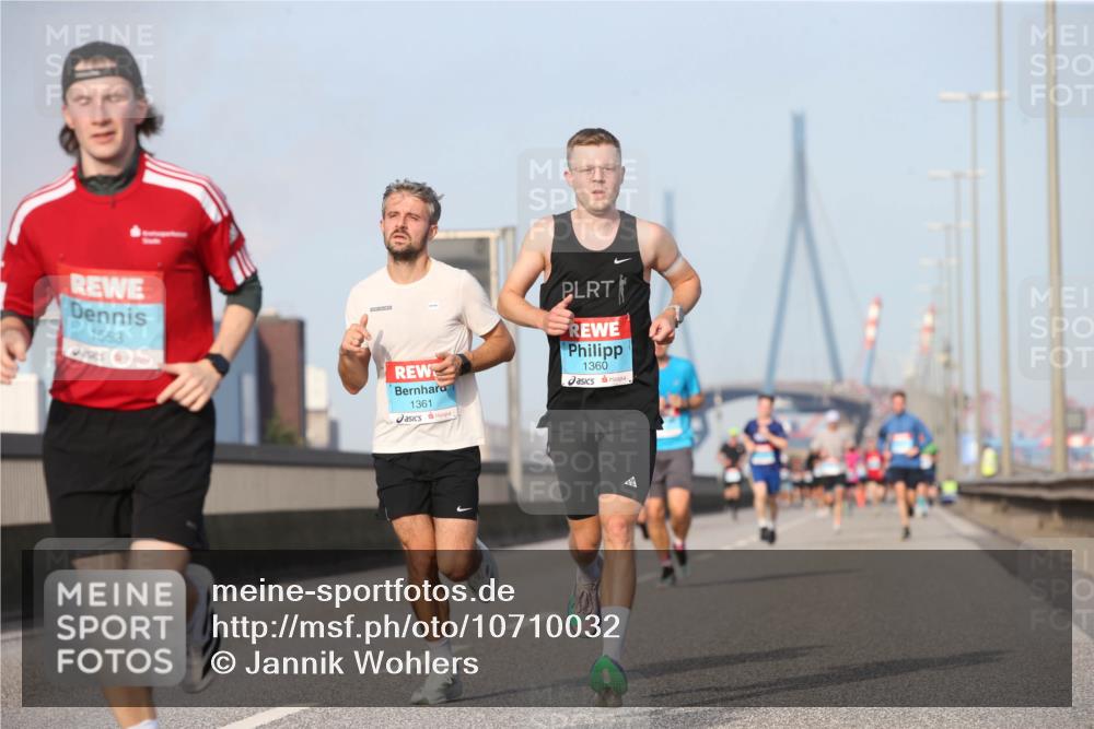 03.10.2026 - Köhlbrandbrückenlauf Jannik Wohlers http://msf.ph/oto/10710032 03.10.2026 09:43:40 Position 3 1553, 1361, 1360 meine-sportfotos.de