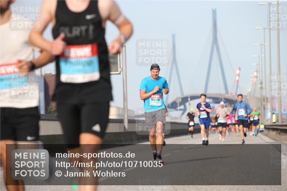 03.10.2026 - Köhlbrandbrückenlauf Jannik Wohlers http://msf.ph/oto/10710035 03.10.2026 09:43:41 Position 3 2175 meine-sportfotos.de