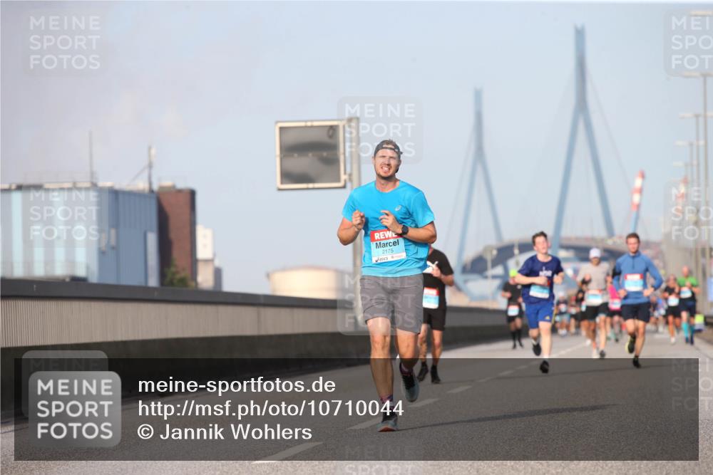 03.10.2026 - Köhlbrandbrückenlauf Jannik Wohlers http://msf.ph/oto/10710044 03.10.2026 09:43:43 Position 3 2175 meine-sportfotos.de