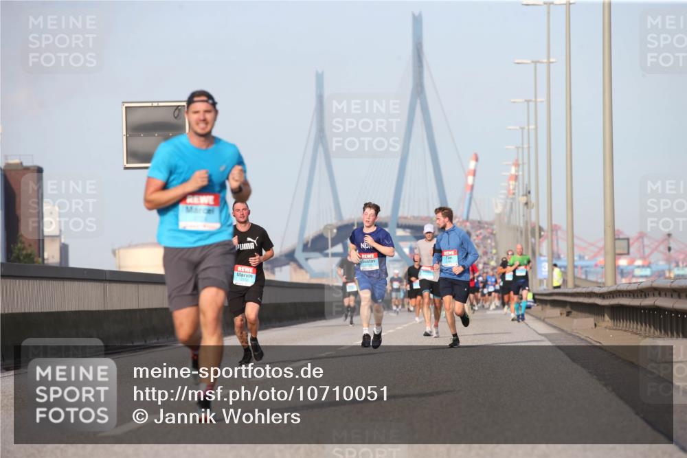 03.10.2026 - Köhlbrandbrückenlauf Jannik Wohlers http://msf.ph/oto/10710051 03.10.2026 09:43:44 Position 3  meine-sportfotos.de