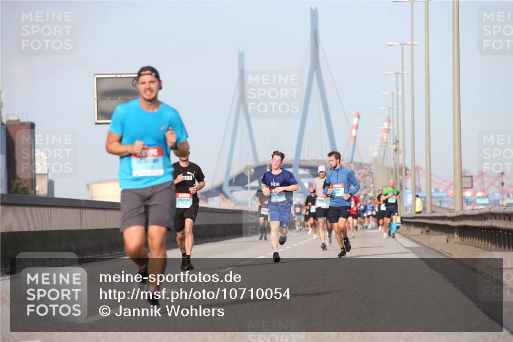 03.10.2026 - Köhlbrandbrückenlauf Jannik Wohlers http://msf.ph/oto/10710054 03.10.2026 09:43:44 Position 3  meine-sportfotos.de