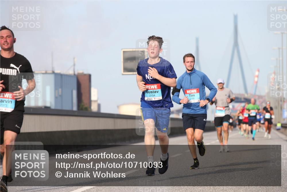 03.10.2026 - Köhlbrandbrückenlauf Jannik Wohlers http://msf.ph/oto/10710093 03.10.2026 09:43:50 Position 3 2373, 2154, 2186 meine-sportfotos.de