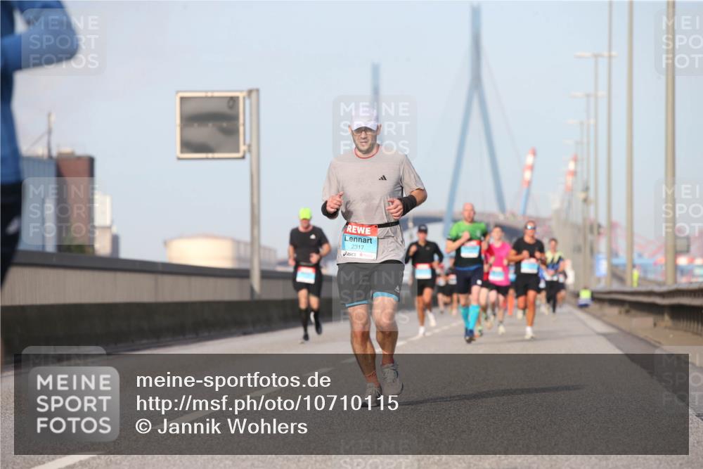 03.10.2026 - Köhlbrandbrückenlauf Jannik Wohlers http://msf.ph/oto/10710115 03.10.2026 09:43:54 Position 3 2317 meine-sportfotos.de