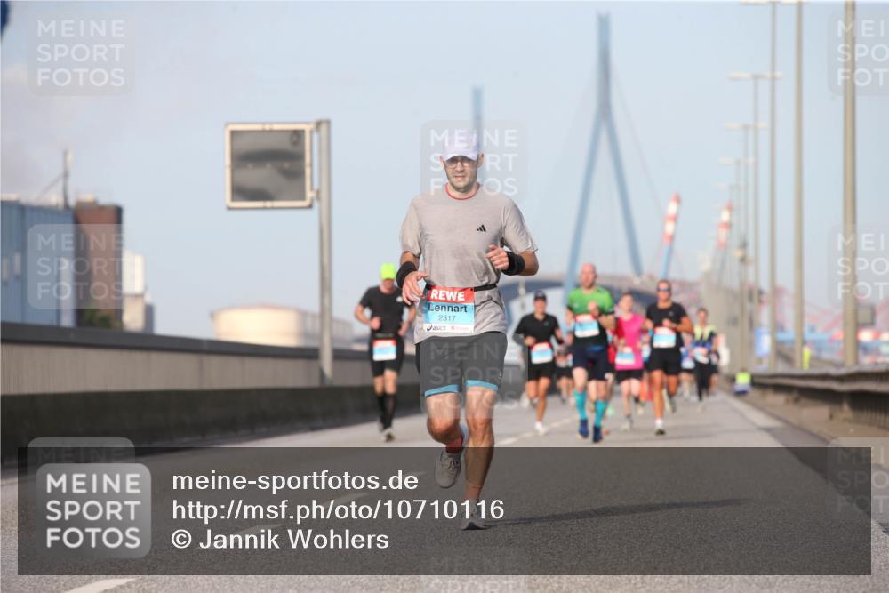 03.10.2026 - Köhlbrandbrückenlauf Jannik Wohlers http://msf.ph/oto/10710116 03.10.2026 09:43:54 Position 3 2317 meine-sportfotos.de