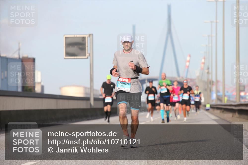03.10.2026 - Köhlbrandbrückenlauf Jannik Wohlers http://msf.ph/oto/10710121 03.10.2026 09:43:54 Position 3 2317 meine-sportfotos.de