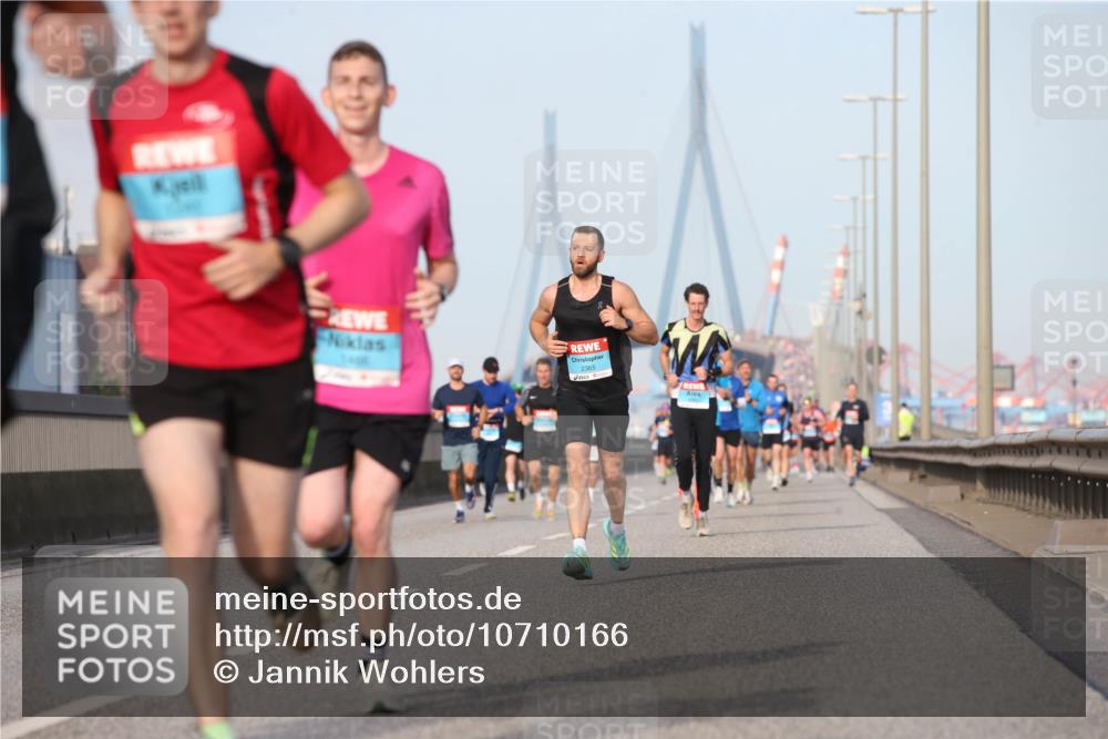 03.10.2026 - Köhlbrandbrückenlauf Jannik Wohlers http://msf.ph/oto/10710166 03.10.2026 09:44:06 Position 3 2365 meine-sportfotos.de