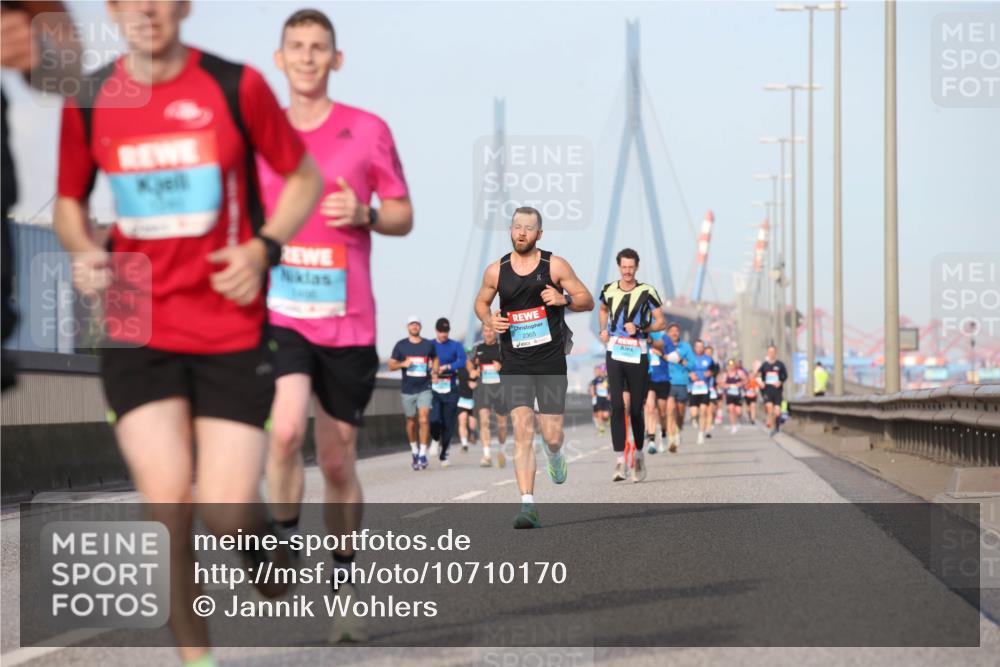 03.10.2026 - Köhlbrandbrückenlauf Jannik Wohlers http://msf.ph/oto/10710170 03.10.2026 09:44:06 Position 3 2365 meine-sportfotos.de