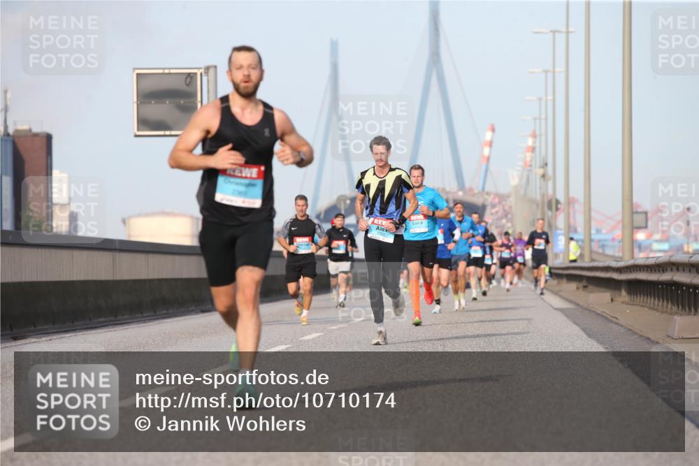 03.10.2026 - Köhlbrandbrückenlauf Jannik Wohlers http://msf.ph/oto/10710174 03.10.2026 09:44:09 Position 3  meine-sportfotos.de