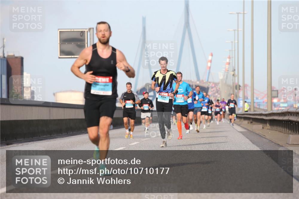 03.10.2026 - Köhlbrandbrückenlauf Jannik Wohlers http://msf.ph/oto/10710177 03.10.2026 09:44:09 Position 3  meine-sportfotos.de