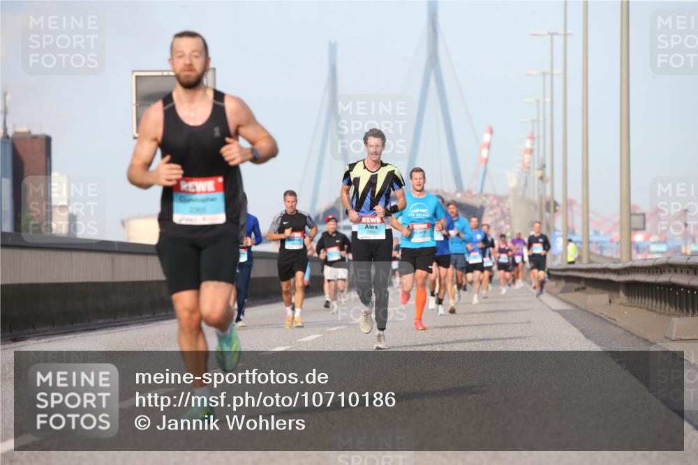 03.10.2026 - Köhlbrandbrückenlauf Jannik Wohlers http://msf.ph/oto/10710186 03.10.2026 09:44:09 Position 3 2352 meine-sportfotos.de