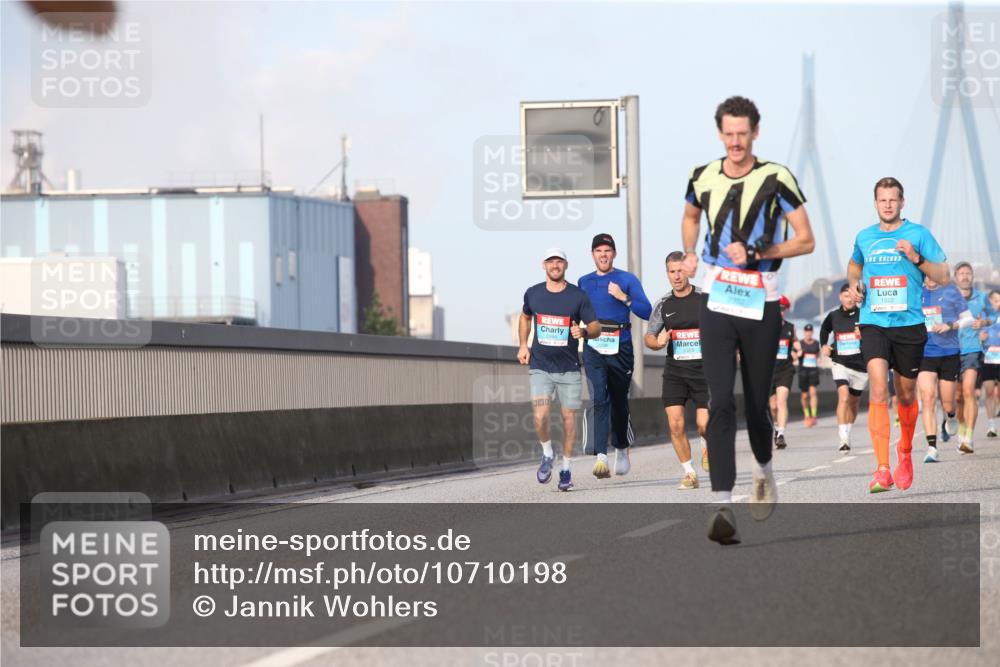 03.10.2026 - Köhlbrandbrückenlauf Jannik Wohlers http://msf.ph/oto/10710198 03.10.2026 09:44:12 Position 3 2206, 1522 meine-sportfotos.de