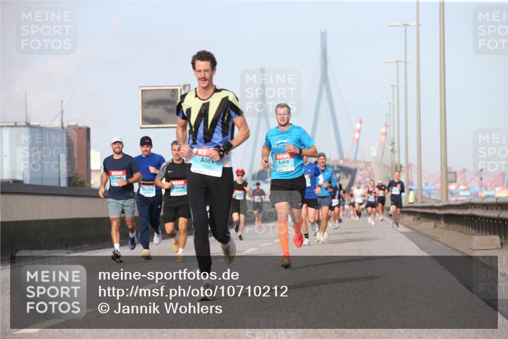 03.10.2026 - Köhlbrandbrückenlauf Jannik Wohlers http://msf.ph/oto/10710212 03.10.2026 09:44:13 Position 3 2352, 1522 meine-sportfotos.de