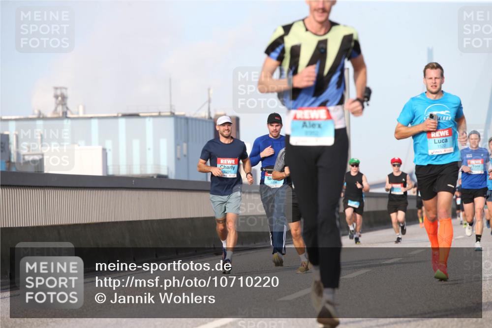 03.10.2026 - Köhlbrandbrückenlauf Jannik Wohlers http://msf.ph/oto/10710220 03.10.2026 09:44:14 Position 3 2266, 2238, 1522 meine-sportfotos.de