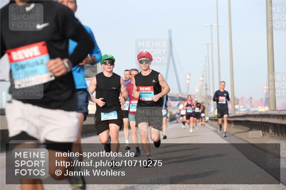 03.10.2026 - Köhlbrandbrückenlauf Jannik Wohlers http://msf.ph/oto/10710275 03.10.2026 09:44:23 Position 3 1114, 124, 1115 meine-sportfotos.de