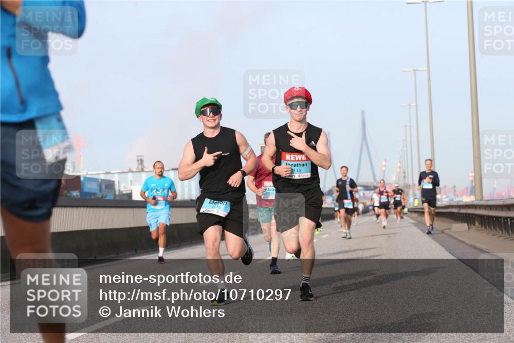 03.10.2026 - Köhlbrandbrückenlauf Jannik Wohlers http://msf.ph/oto/10710297 03.10.2026 09:44:25 Position 3 1115, 1114 meine-sportfotos.de