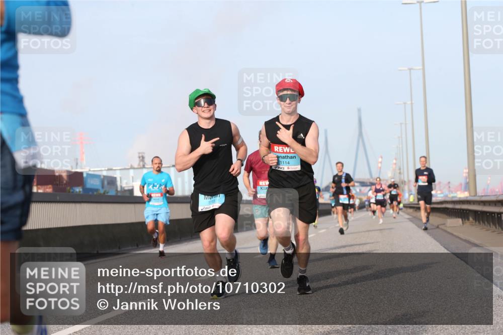 03.10.2026 - Köhlbrandbrückenlauf Jannik Wohlers http://msf.ph/oto/10710302 03.10.2026 09:44:25 Position 3 1115, 1114 meine-sportfotos.de