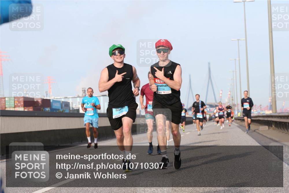03.10.2026 - Köhlbrandbrückenlauf Jannik Wohlers http://msf.ph/oto/10710307 03.10.2026 09:44:25 Position 3 1115, 1114 meine-sportfotos.de