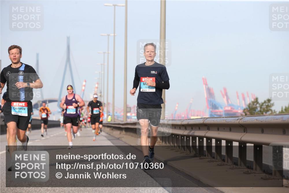 03.10.2026 - Köhlbrandbrückenlauf Jannik Wohlers http://msf.ph/oto/10710360 03.10.2026 09:44:29 Position 3 1264, 16445 meine-sportfotos.de