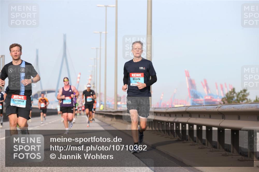 03.10.2026 - Köhlbrandbrückenlauf Jannik Wohlers http://msf.ph/oto/10710362 03.10.2026 09:44:29 Position 3 1264, 1641 meine-sportfotos.de
