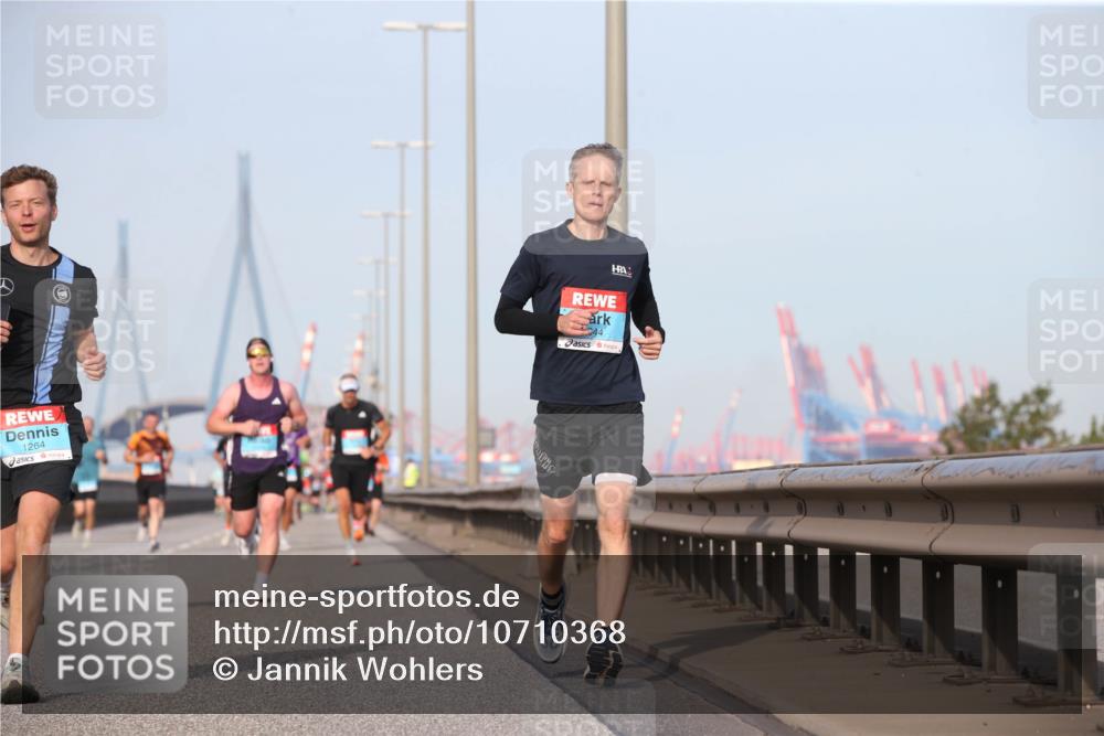 03.10.2026 - Köhlbrandbrückenlauf Jannik Wohlers http://msf.ph/oto/10710368 03.10.2026 09:44:29 Position 3 1264, 44 meine-sportfotos.de