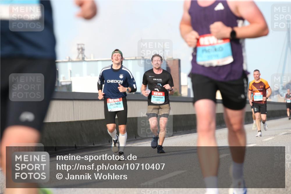 03.10.2026 - Köhlbrandbrückenlauf Jannik Wohlers http://msf.ph/oto/10710407 03.10.2026 09:44:34 Position 3 24, 3699, 1421 meine-sportfotos.de