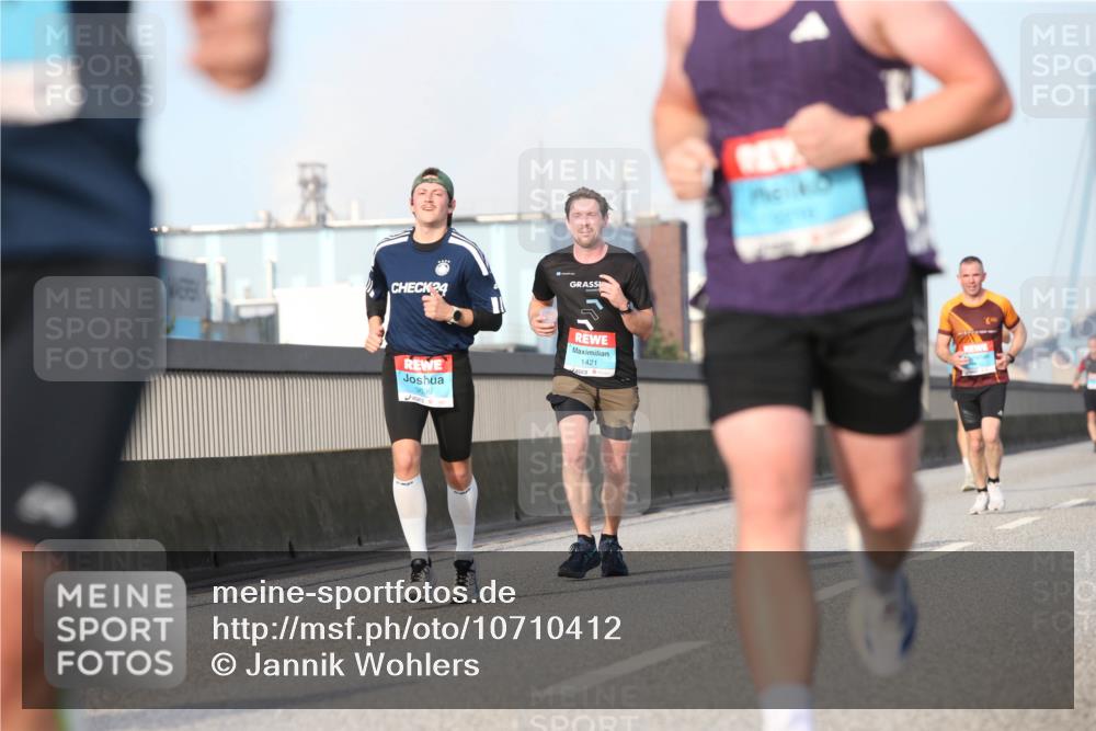 03.10.2026 - Köhlbrandbrückenlauf Jannik Wohlers http://msf.ph/oto/10710412 03.10.2026 09:44:35 Position 3 24, 3699, 1421 meine-sportfotos.de