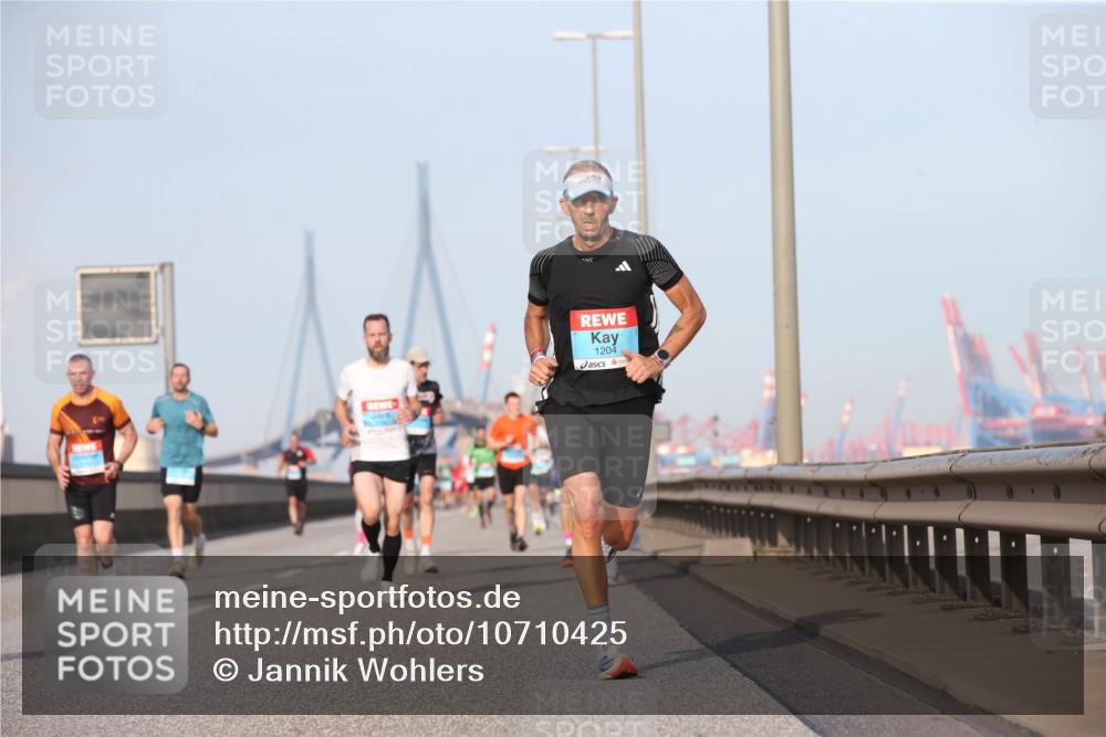 03.10.2026 - Köhlbrandbrückenlauf Jannik Wohlers http://msf.ph/oto/10710425 03.10.2026 09:44:36 Position 3 1204 meine-sportfotos.de