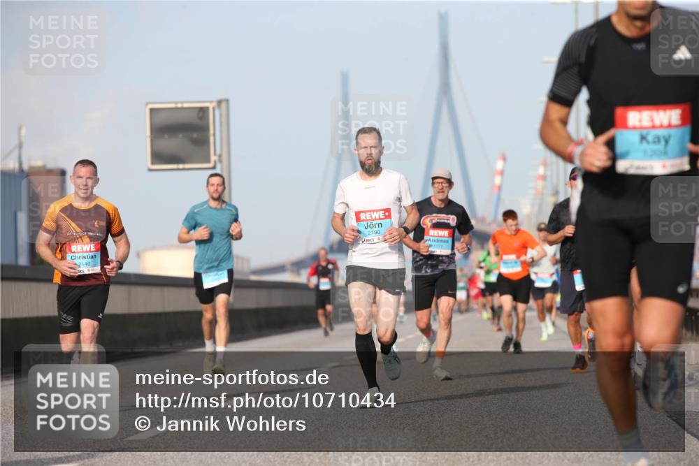 03.10.2026 - Köhlbrandbrückenlauf Jannik Wohlers http://msf.ph/oto/10710434 03.10.2026 09:44:37 Position 3 2140, 2190, 1777, 1204 meine-sportfotos.de