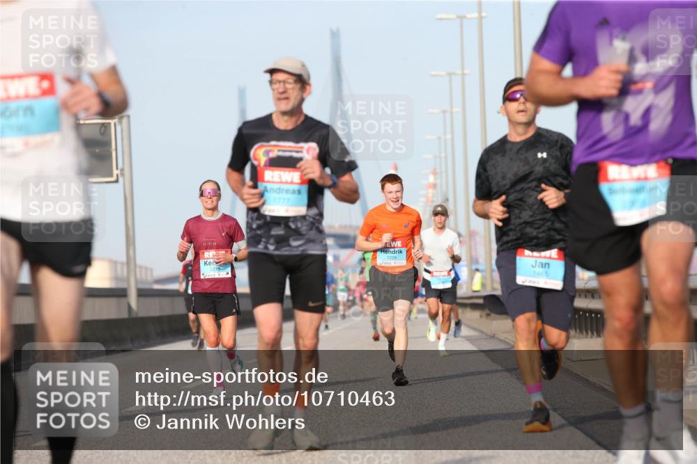 03.10.2026 - Köhlbrandbrückenlauf Jannik Wohlers http://msf.ph/oto/10710463 03.10.2026 09:44:41 Position 3 42, 195, 1777, 1228, 1405 meine-sportfotos.de