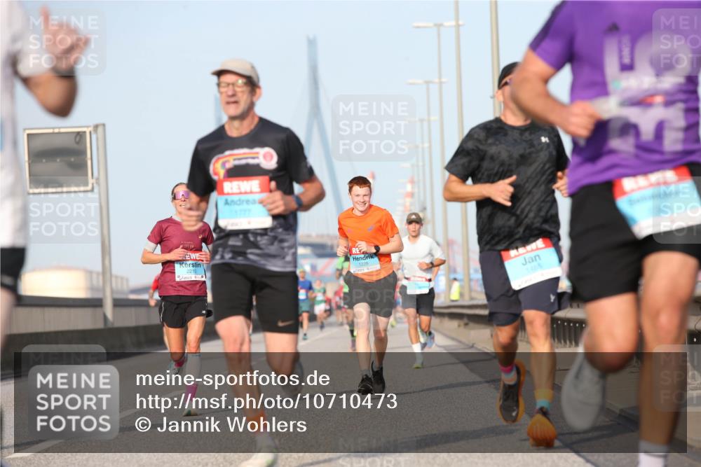 03.10.2026 - Köhlbrandbrückenlauf Jannik Wohlers http://msf.ph/oto/10710473 03.10.2026 09:44:41 Position 3 195, 2210, 1777, 1228, 1465, 15 meine-sportfotos.de